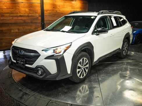 Used 2023 Subaru Outback Premium AWD/4WD image 2