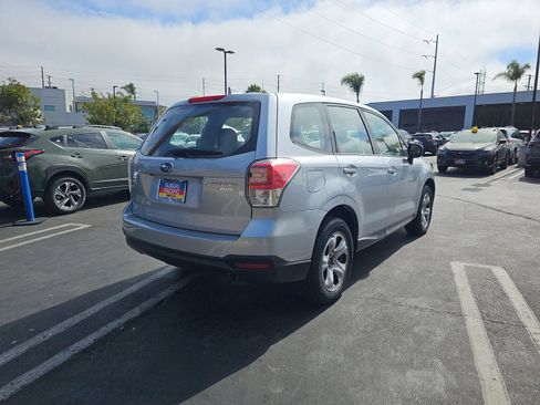 Used 2017 Subaru Forester 2.5i AWD/4WD image 7
