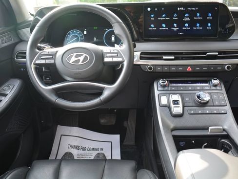 Used 2024 Hyundai Palisade Limited AWD/4WD image 3