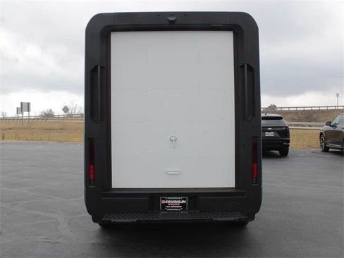 New 2025 Chevrolet Brightdrop 400 image 9