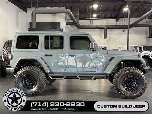 Used 2025 Jeep Wrangler Unlimited Sahara w/ Safety Group AWD/4WD image 2