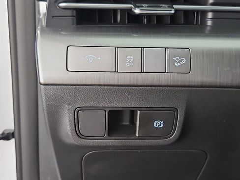 Used 2025 Hyundai Kona SEL image 23