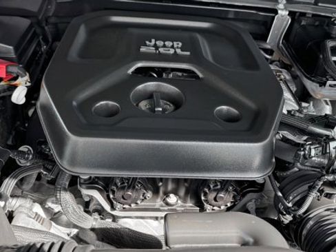 Used 2021 Jeep Wrangler Unlimited Sahara w/ Cold Weather Group image 21