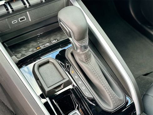 New 2025 Chevrolet Colorado LT w/ LT Convenience Package image 12