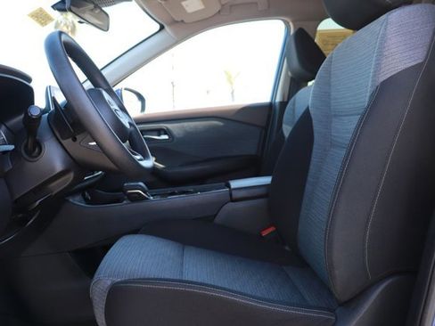 Used 2023 Nissan Rogue SV image 11