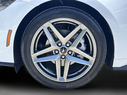 Used 2025 Ford Mustang Coupe RWD image 31