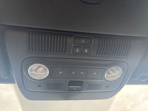Used 2013 Volkswagen Beetle 2.5 FWD image 24