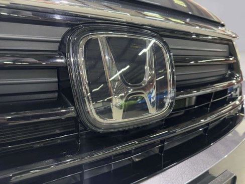 Used 2023 Honda Odyssey EX-L image 18