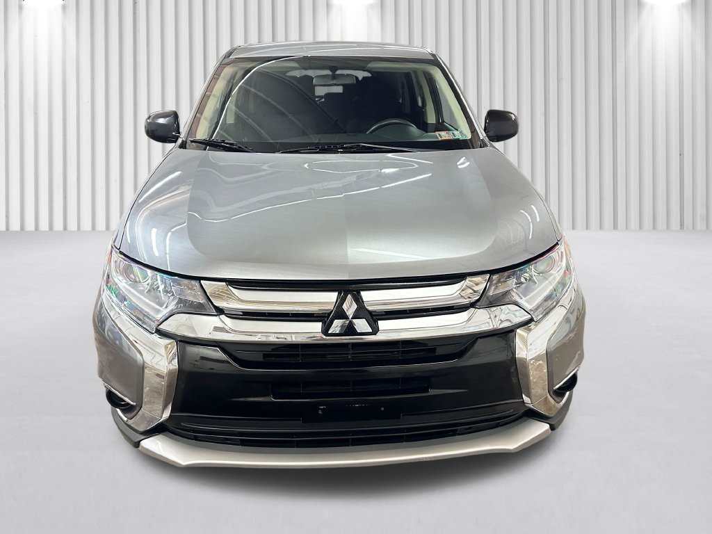 Used 2018 Mitsubishi Outlander AWD image 15