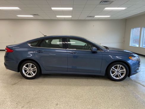 Used 2018 Ford Fusion SE w/ Fusion SE Technology Package image 10