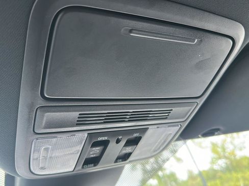 Used 2025 Honda Odyssey Sport-L image 16