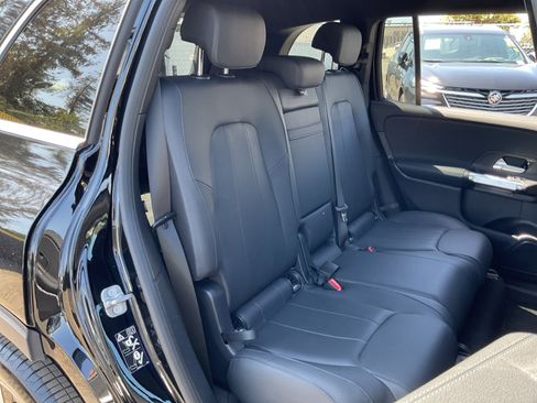 Used 2023 Mercedes-Benz EQB 300 4MATIC image 20