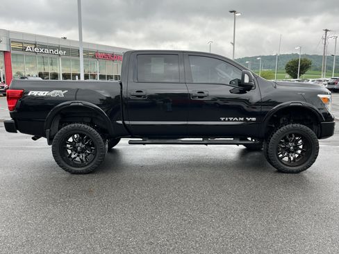 Used 2019 Nissan Titan PRO-4X w/ Pro-4x Convenience Package AWD/4WD image 2