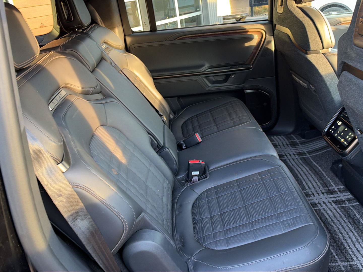 Used 2026 Rivian R1S Premium Tri AWD/4WD image 21