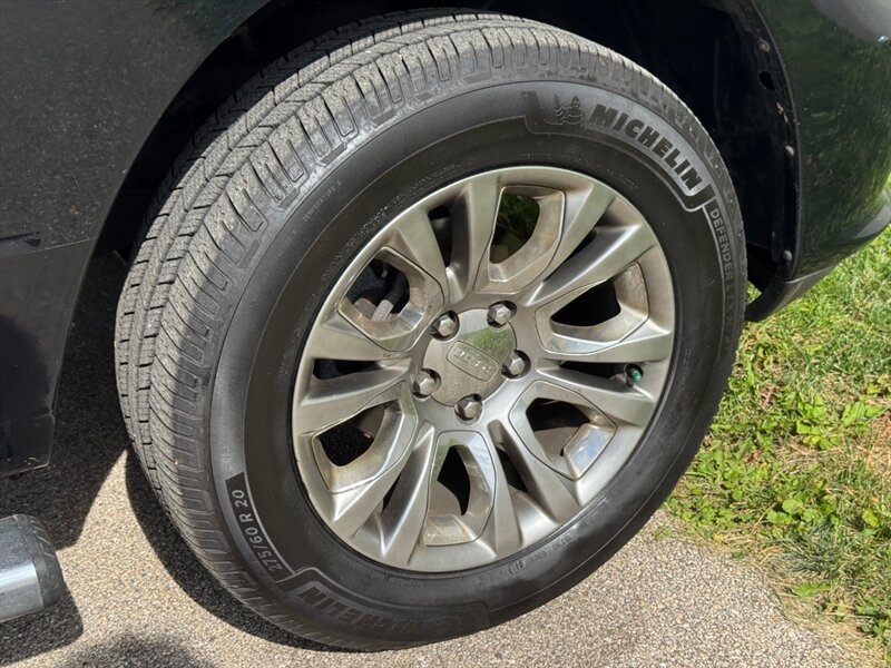 Used 2013 RAM 1500 Limited AWD/4WD image 38