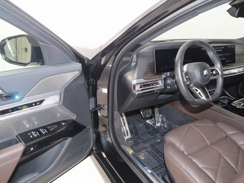 Used 2023 BMW 740i w/ Parking Assistance Package image 65