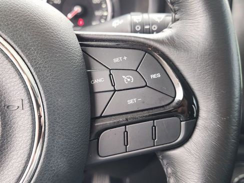 Used 2018 Jeep Renegade Altitude w/ UConnect 8.4 Nav Group image 20