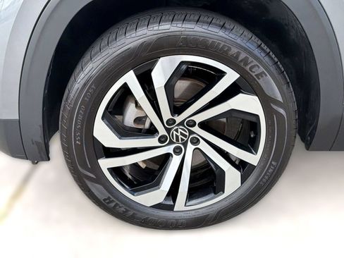 Used 2023 Volkswagen Atlas SEL AWD/4WD image 12