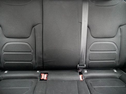 Used 2021 Jeep Renegade Latitude image 17