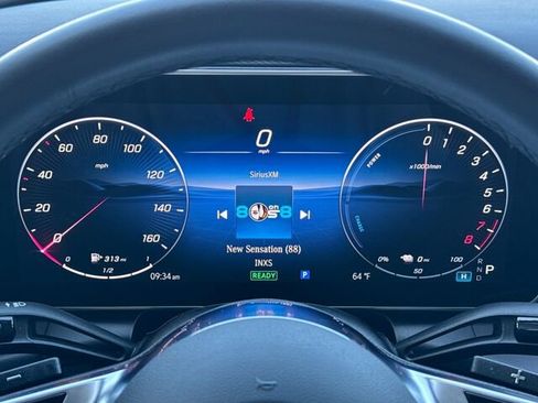 Used 2025 Mercedes-Benz GLC 350e 4MATIC image 32