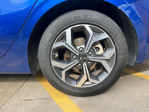 Used 2020 Kia Forte LXS FWD image 20