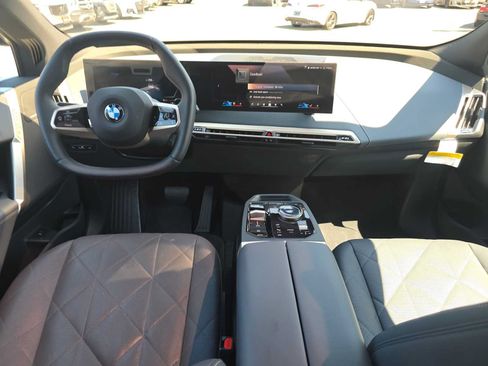 Used 2026 BMW iX xDrive45 AWD/4WD image 18