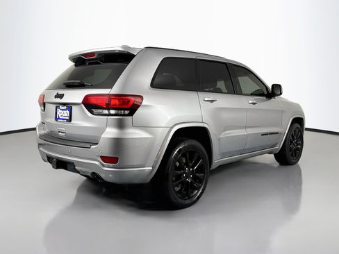 Used 2021 Jeep Grand Cherokee Laredo X AWD/4WD image 5