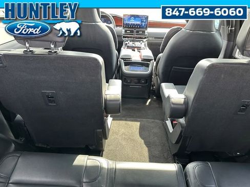 Used 2022 Lincoln Navigator Reserve image 14