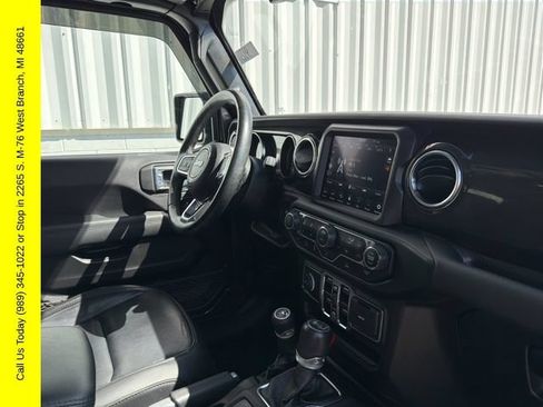 Used 2021 Jeep Wrangler Unlimited Sahara AWD/4WD image 20