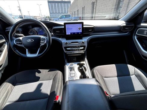 Certified 2023 Ford Explorer XLT w/ Class IV Trailer Tow Package image 14