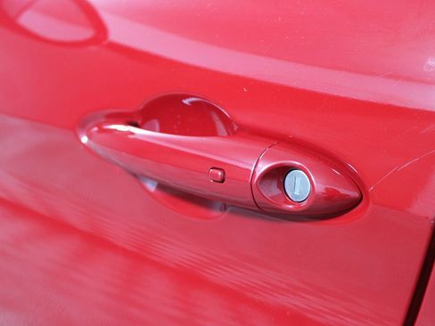 Used 2018 Alfa Romeo Giulia RWD image 34
