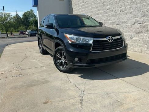 Used 2016 Toyota Highlander XLE AWD/4WD image 1