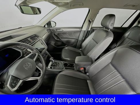 Used 2024 Volkswagen Tiguan SE image 12
