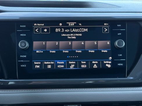 Used 2023 Volkswagen Taos SEL image 20