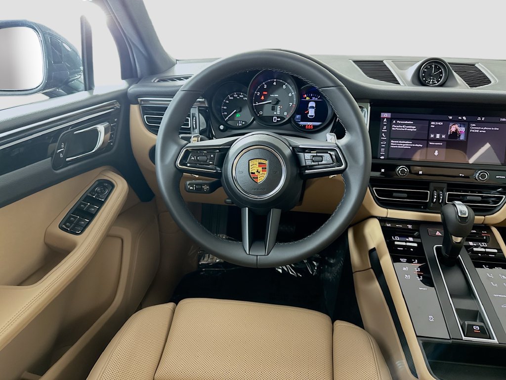 Certified 2026 Porsche Macan AWD/4WD image 25