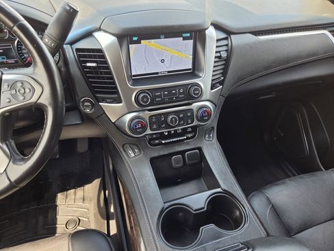 Used 2020 Chevrolet Suburban LT AWD/4WD image 17