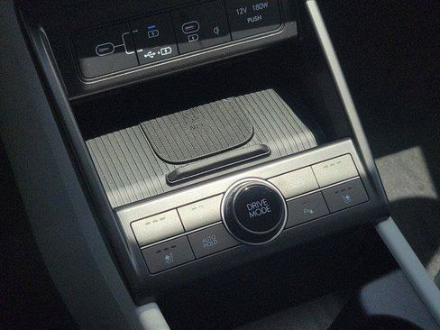Used 2024 Hyundai Kona Limited FWD image 29