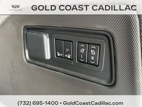Certified 2022 Cadillac Escalade Premium Luxury AWD/4WD image 16