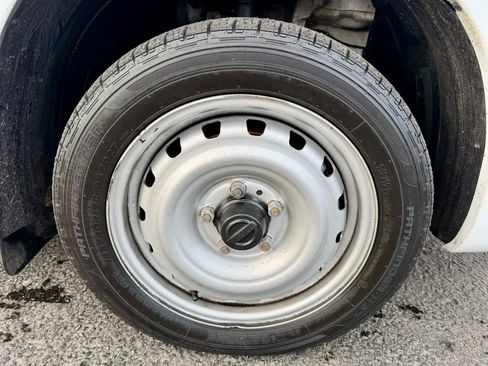 Used 2020 Nissan NV200 S image 28