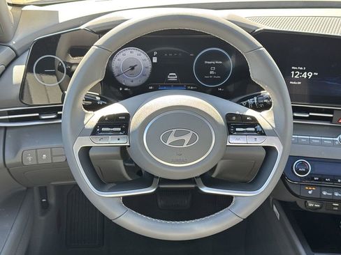 New 2025 Hyundai Elantra SEL image 24