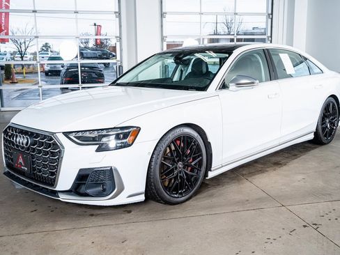 Used 2023 Audi S8 image 11