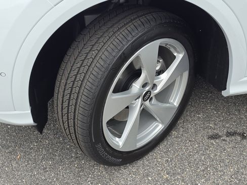 New 2025 Audi Q5 Premium Plus image 32