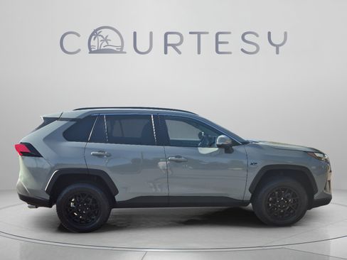 Used 2023 Toyota RAV4 XLE FWD image 6