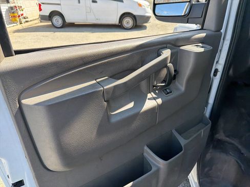 Used 2021 Chevrolet Express 3500 w/ Power Convenience Package image 7