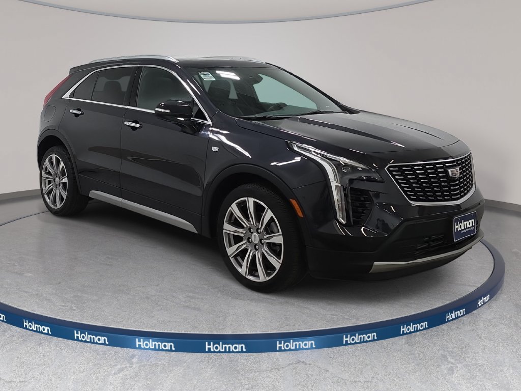 Used 2023 Cadillac XT4 Premium Luxury w/ Cold Weather Package AWD/4WD image 4