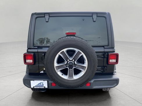 Used 2019 Jeep Wrangler Unlimited Sahara w/ Cold Weather Group image 6