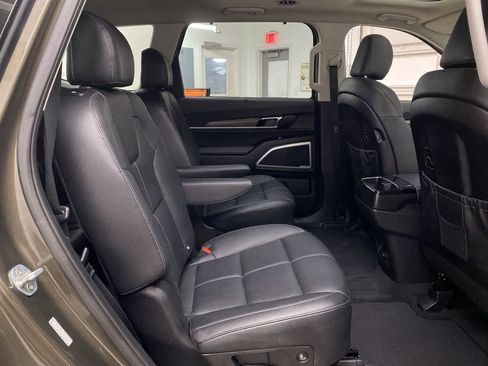 Used 2021 Kia Telluride EX w/ EX Premium Package image 18