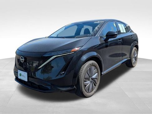 Used 2023 Nissan Ariya AWD image 3