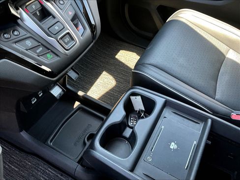 Used 2025 Honda Odyssey Elite image 18