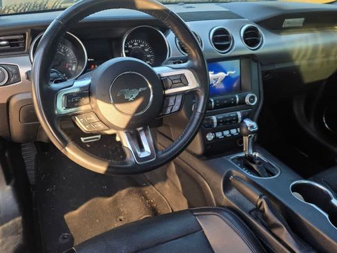 Used 2022 Ford Mustang GT Premium w/ Black Accent Package RWD image 4